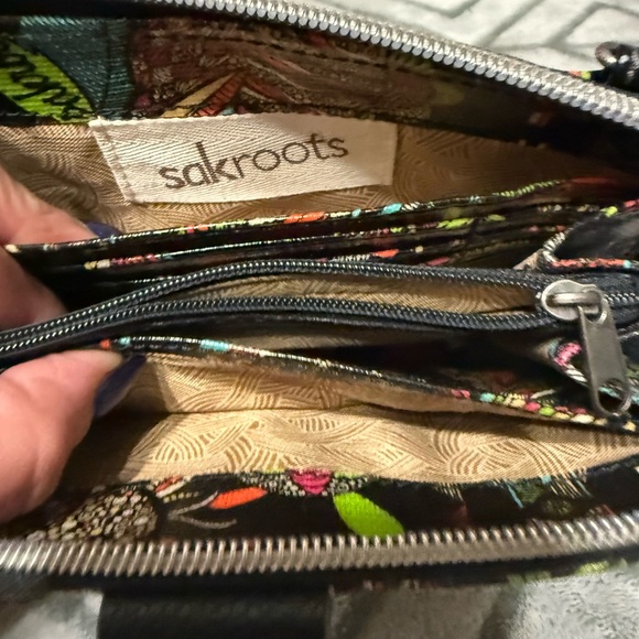 EUC Sakroots Colorful Patterned Women's Crossbody Wallet - Picture 12 of 12